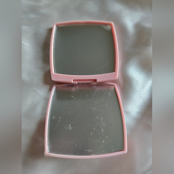 CHANEL Miroir Double Facettes Makeup Compact Mirror NIB - Picture 2 of 5